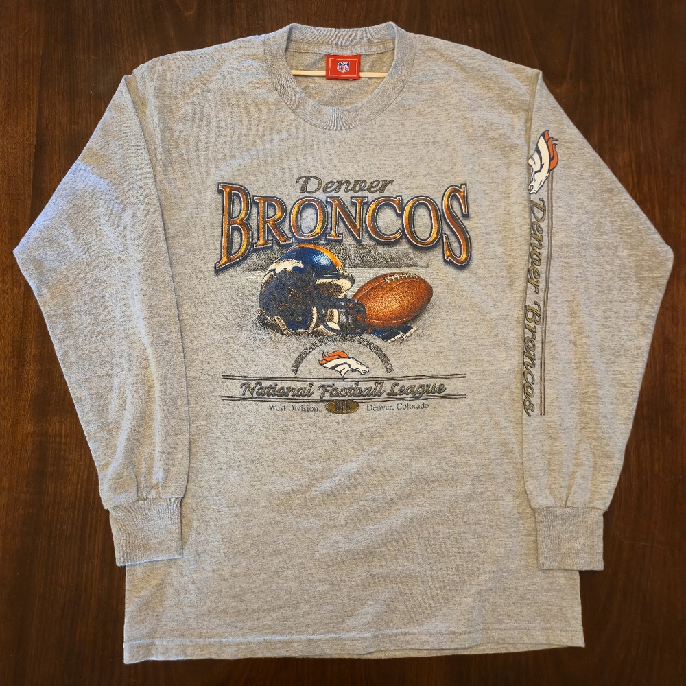 Vintage Y2K NFL Denver Broncos Grey Long-Sleeve T-Shirt Size Meduim